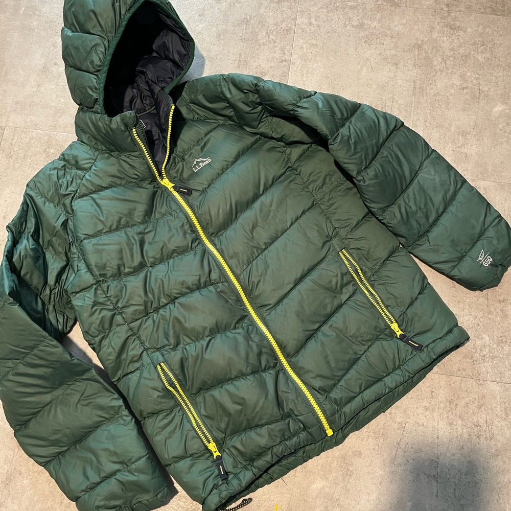 L.L Bean 650 Down Dark Green Puffer Jacket with Yellow Zippers Boys Size 14-16L